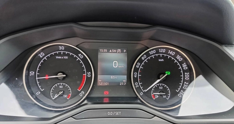 Skoda Superb cena 99900 przebieg: 121100, rok produkcji 2019 z Szczecin małe 596